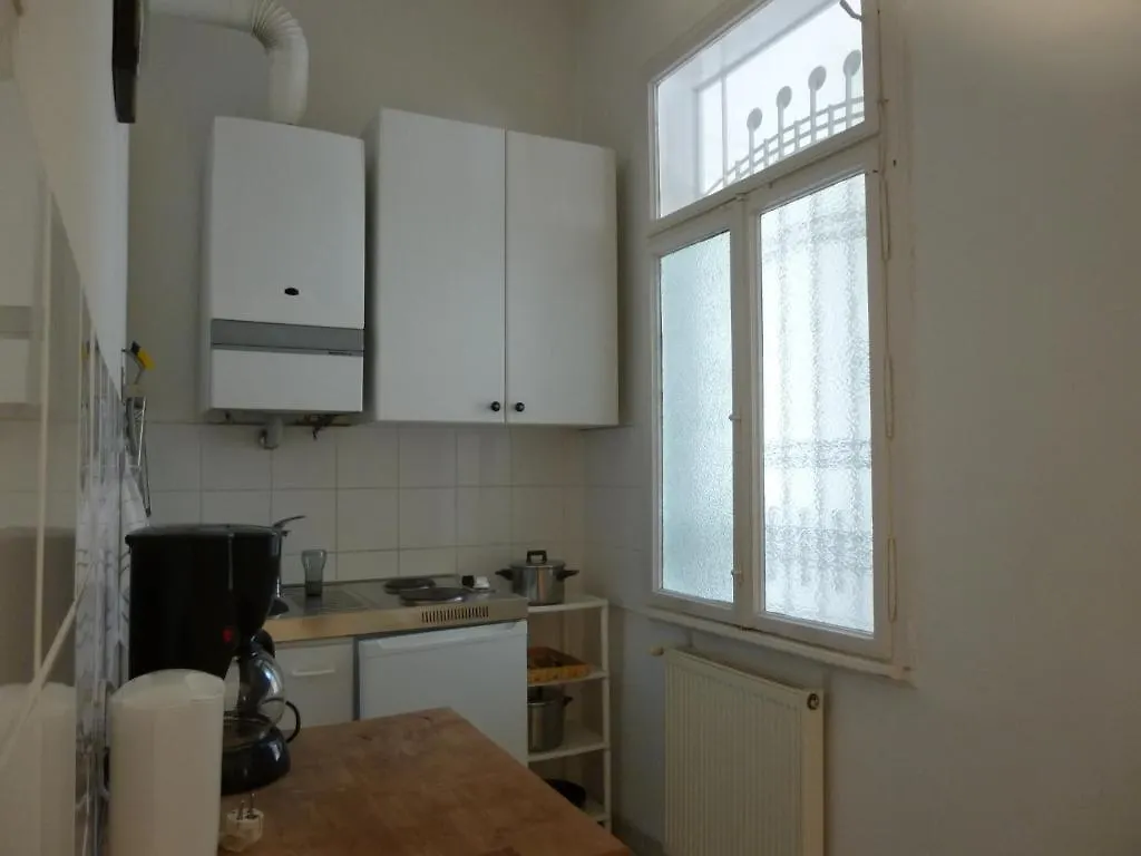 Aparthotel Haus Max Vienna 2*,