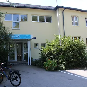 https://muffin-hostel.salzburghotels.net