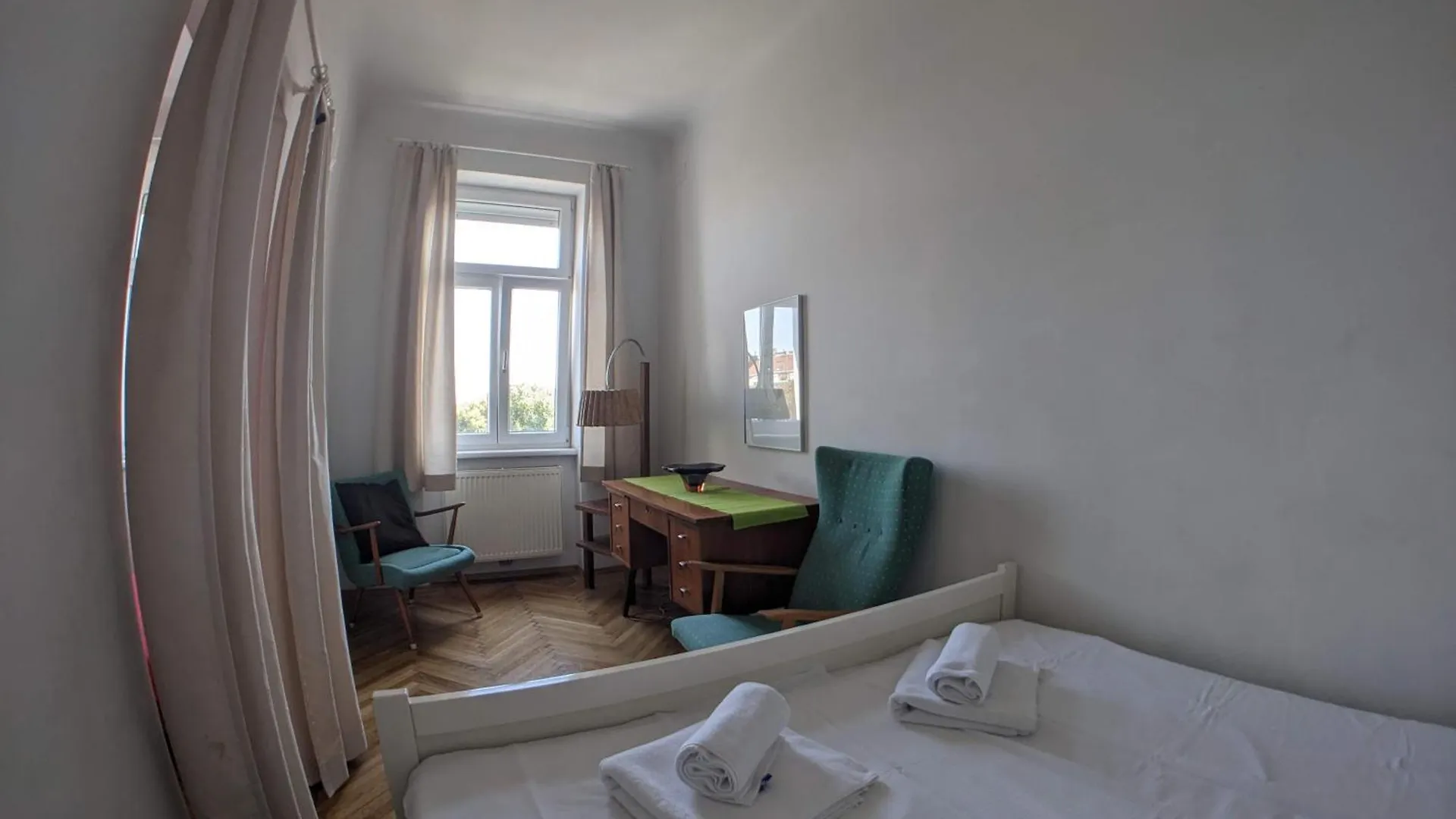 Apartments Maximillian Viena 2*,  Austria