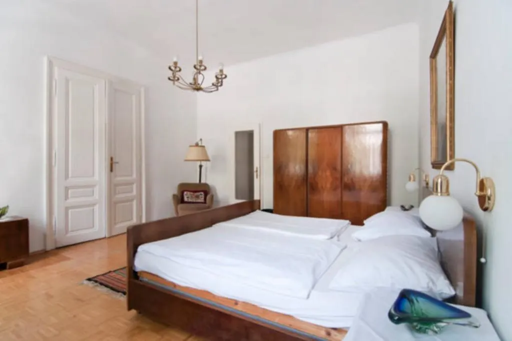 Apartments Maximillian Vienna 2*,